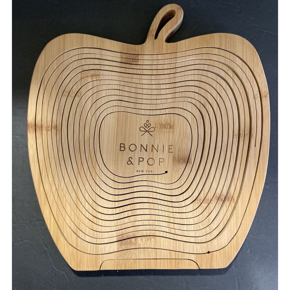 Bonnie & Pop New York Expandable Wooden Apple Cutting Board Fruit Tray Basket